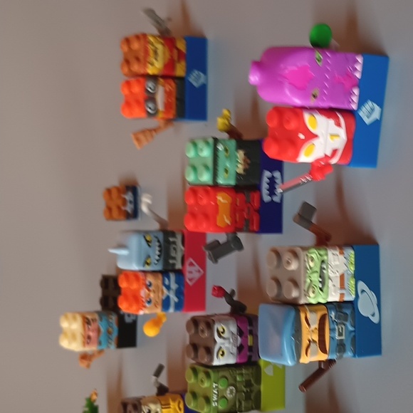 25 SickBricks Characters w/Case - Picture 5 of 8